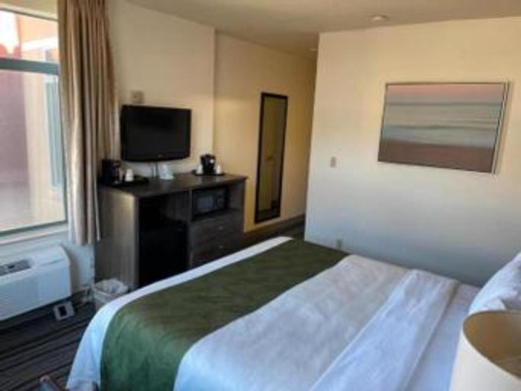 Ramada By Wyndham Hotel 2*