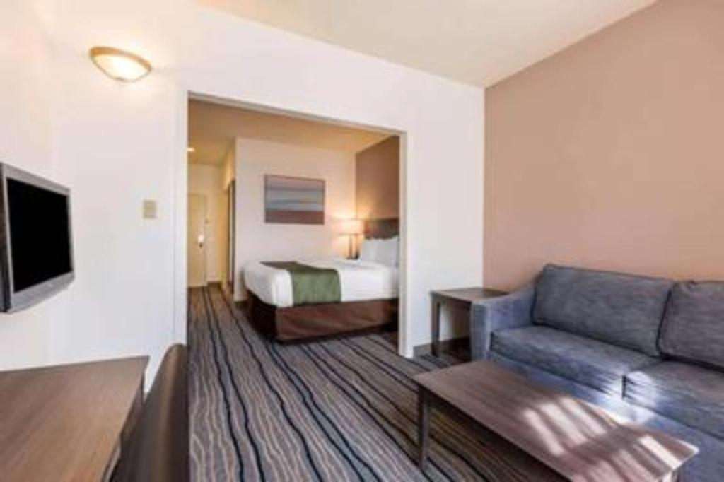 Hotel Ramada By Wyndham 2*