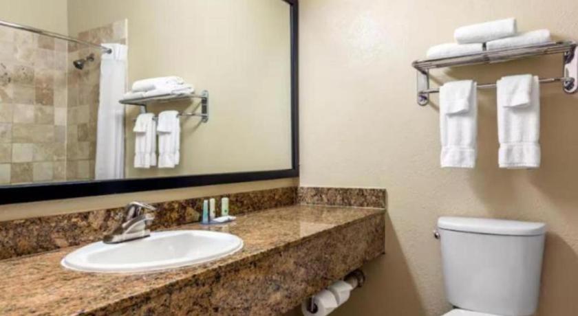 Hotel Ramada By Wyndham 2*